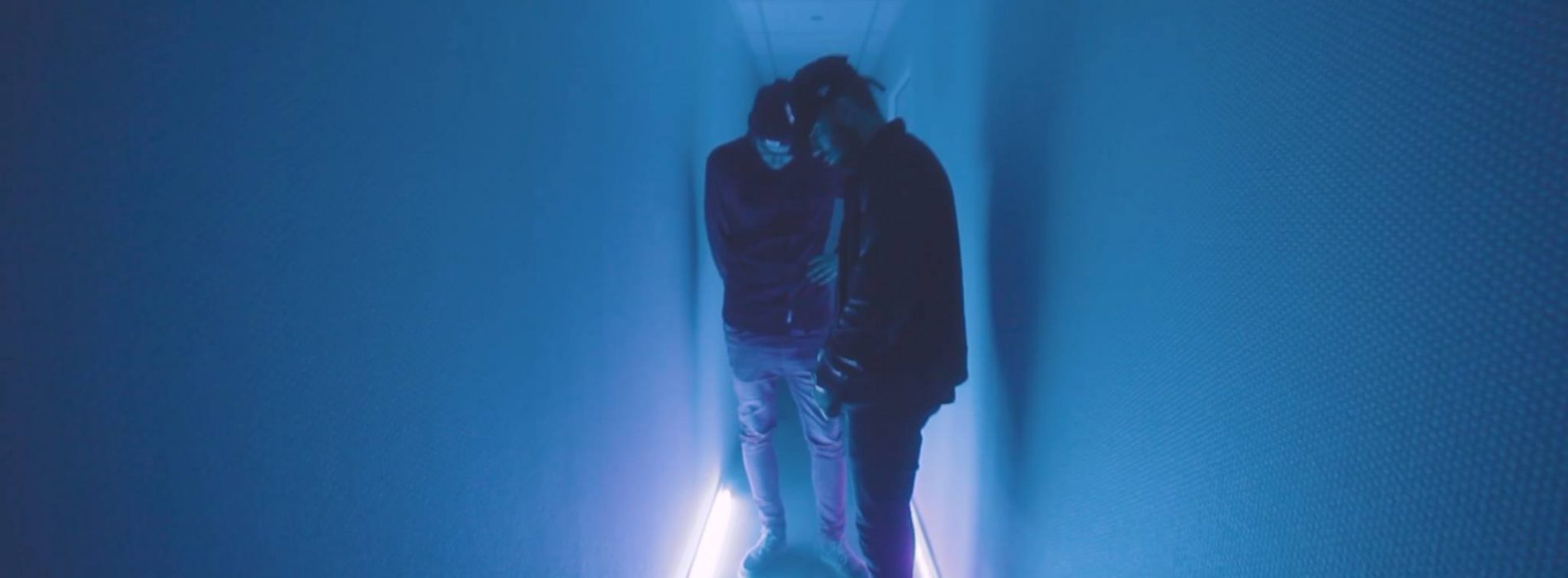 Découvre le clip de WHITY et TOFFI  – « NEON » – Avril 2017