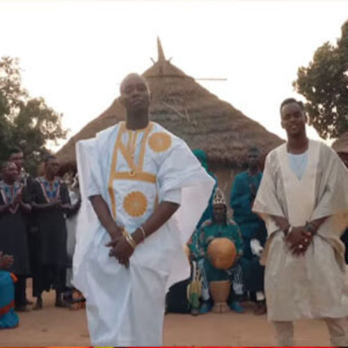 BLACK M Feat SIDIKI DIABATÉ – Mama (Clip officiel) – Mai 2018