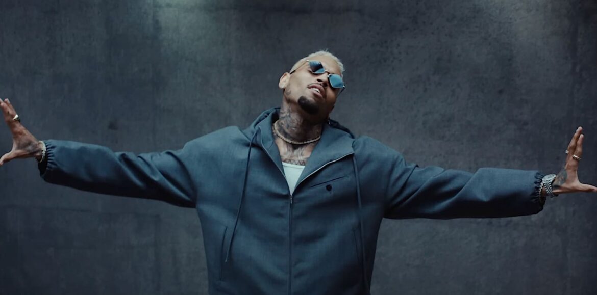 Chris Brown – Sensational (Official Video) ft. Davido, Lojay – Novembre 2023